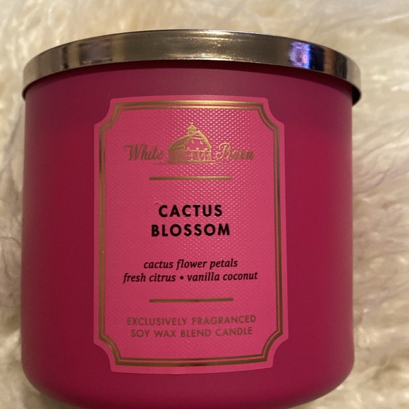NWT! Bath and Body Works candle! - Picture 2 of 6
